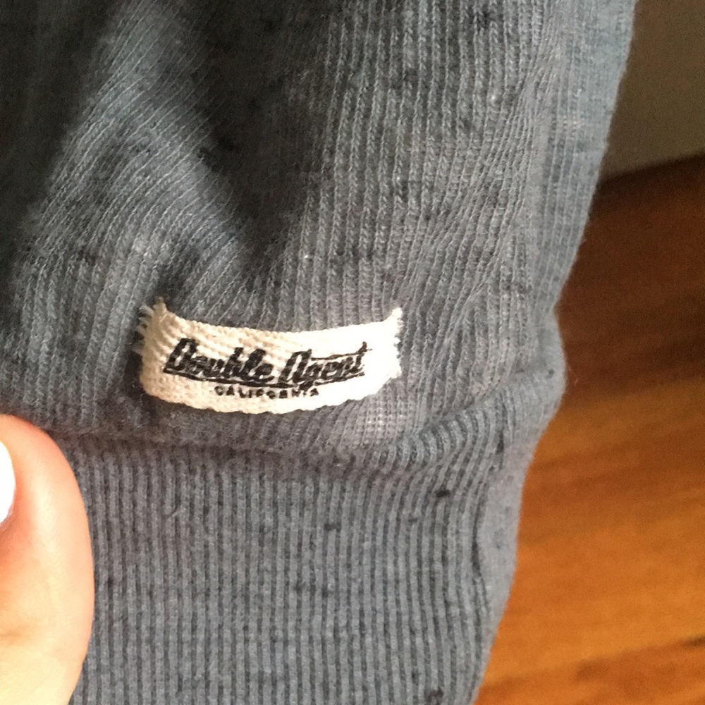 Double Agent sweater - Picture 4 of 4